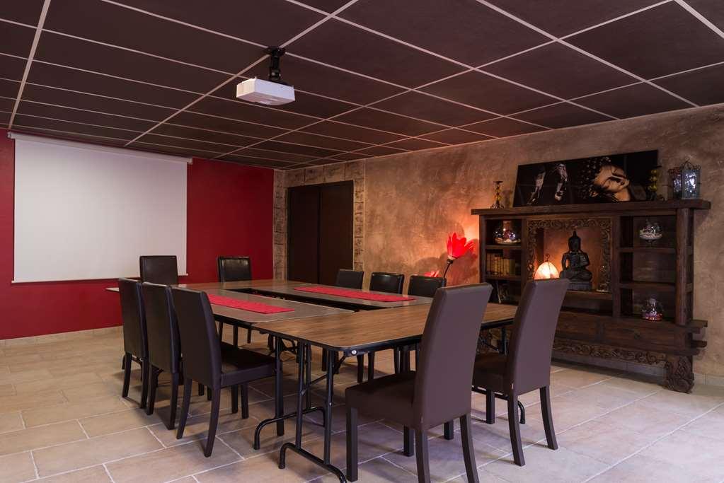 The Originals City, Hotel Le Village Provencal, Aix-En-Provence Nord Pertuis Facilidades foto